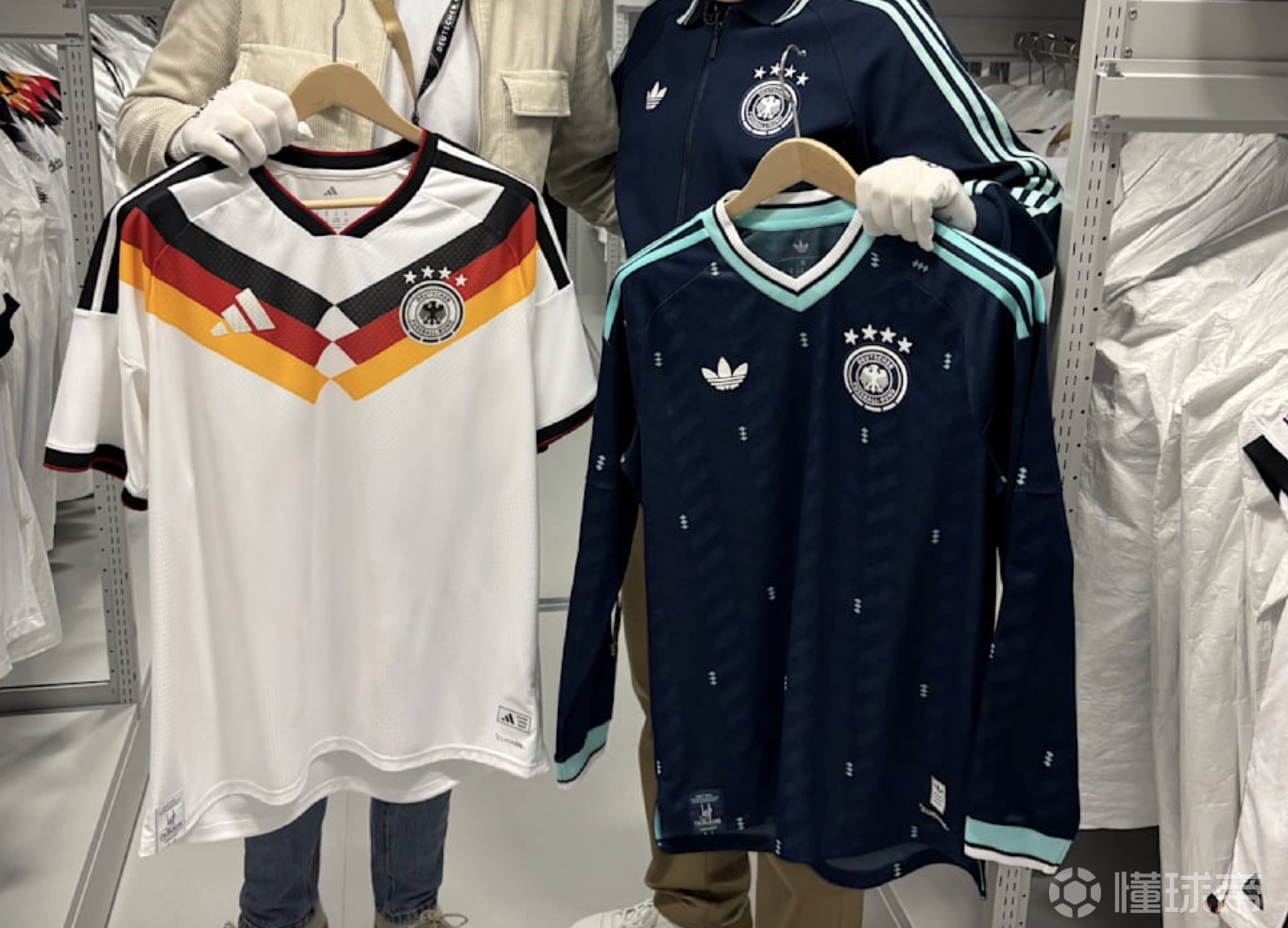 阿迪设计师谈德国队蓝色客场球衣：灵感是德国队早期的训练服